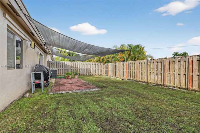 18615 NW 84th Pl 104-1, Hialeah, FL 33015