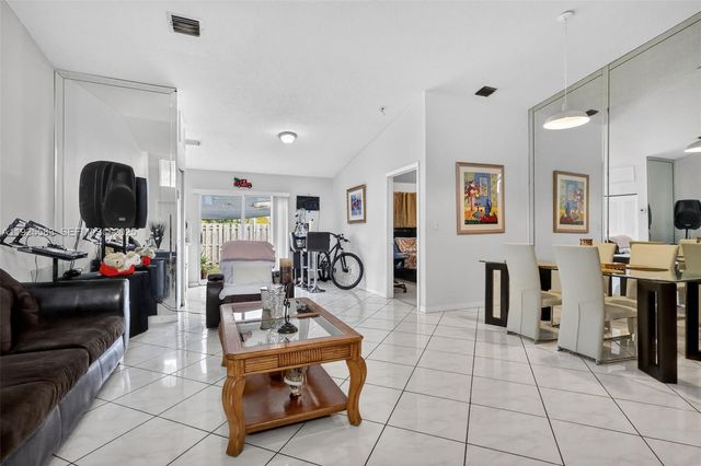 18615 NW 84th Pl 104-1, Hialeah, FL 33015