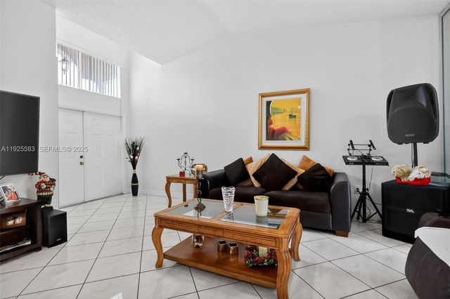 18615 NW 84th Pl 104-1, Hialeah, FL 33015