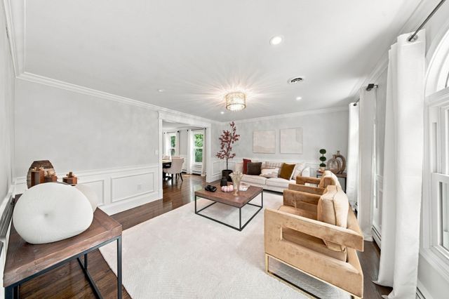 134 Parker Rd, Framingham, MA 01702