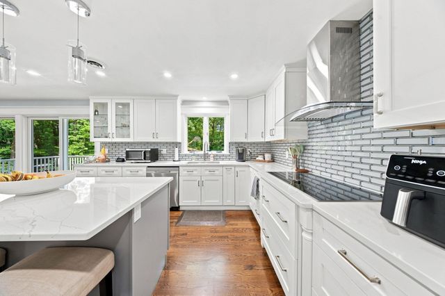 134 Parker Rd, Framingham, MA 01702