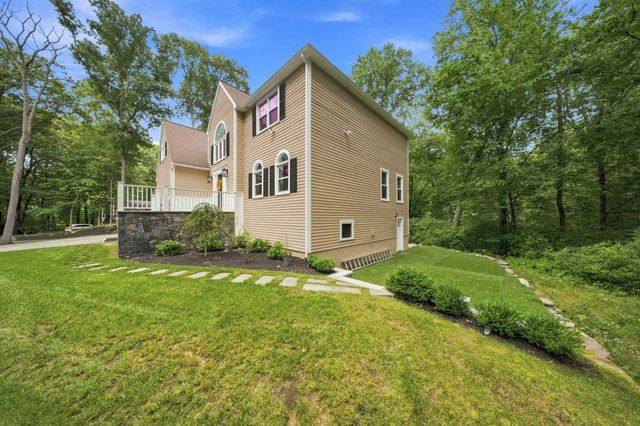 134 Parker Rd, Framingham, MA 01702