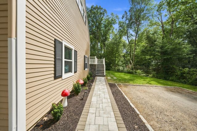 134 Parker Rd, Framingham, MA 01702