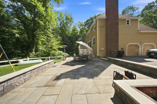 134 Parker Rd, Framingham, MA 01702
