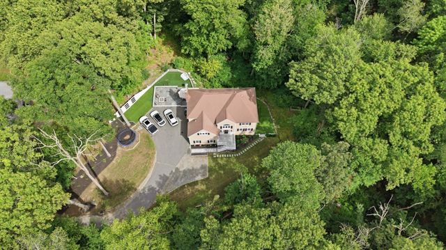 134 Parker Rd, Framingham, MA 01702