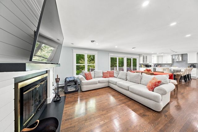 134 Parker Rd, Framingham, MA 01702