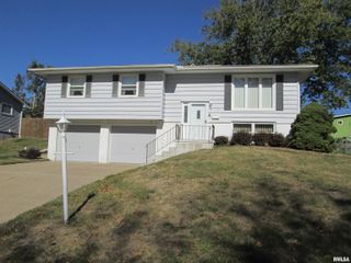 3129 N BIRKSHIRE Drive, Peoria, IL 61615