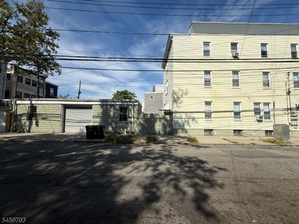 382 Walnut St 3, Newark City, NJ 07105 — photo 4