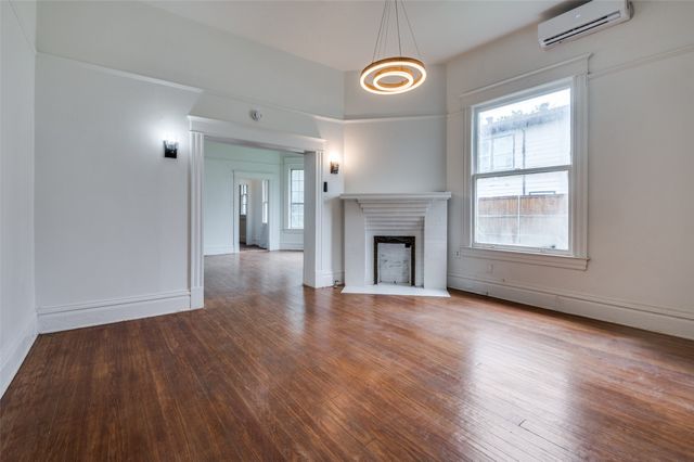 612 W 9th Street, Dallas, TX 75208