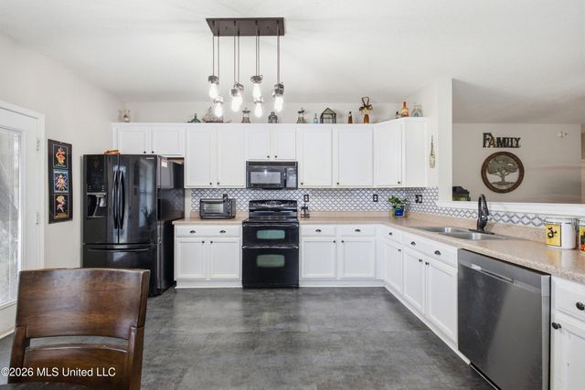 7341 Red Maple Drive, Olive Branch, MS 38654