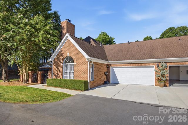 7424 Hurstbourne Green Drive, Charlotte, NC 28277