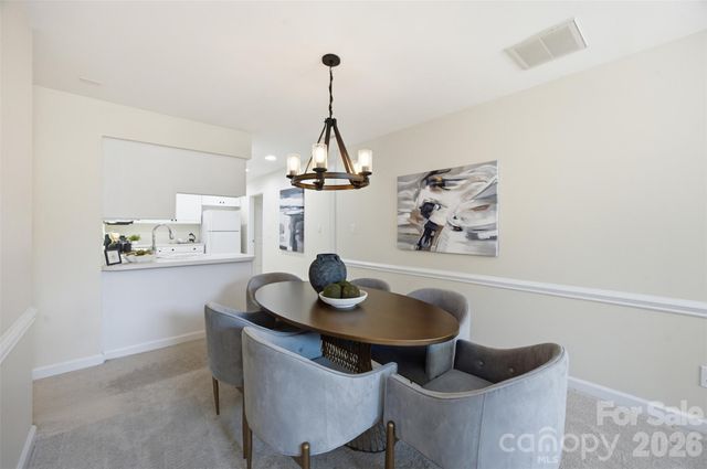 7424 Hurstbourne Green Drive, Charlotte, NC 28277