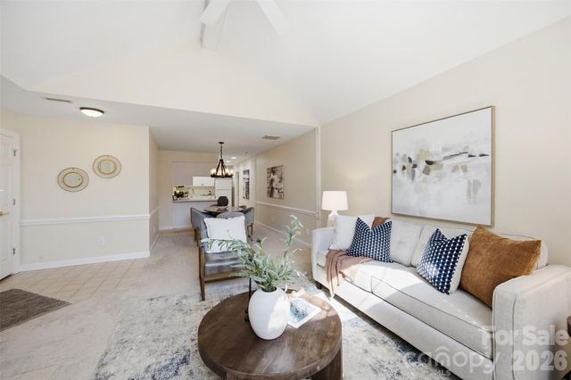 7424 Hurstbourne Green Drive, Charlotte, NC 28277