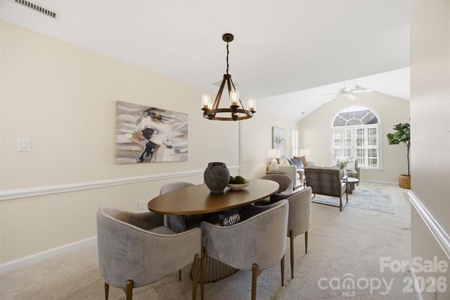 7424 Hurstbourne Green Drive, Charlotte, NC 28277