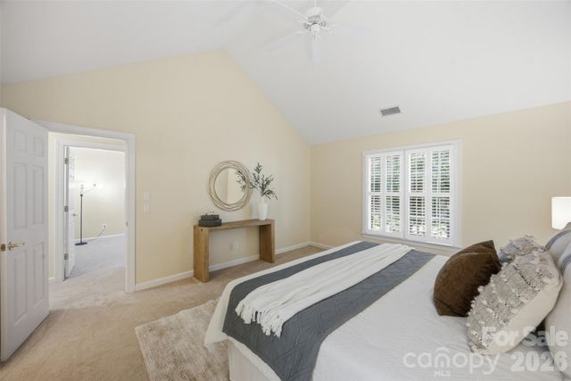 7424 Hurstbourne Green Drive, Charlotte, NC 28277