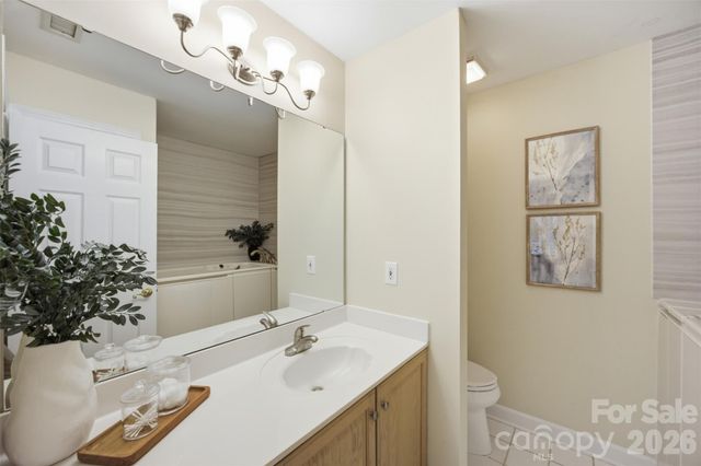 7424 Hurstbourne Green Drive, Charlotte, NC 28277