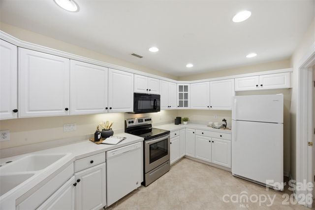7424 Hurstbourne Green Drive, Charlotte, NC 28277
