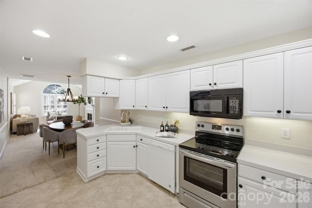 7424 Hurstbourne Green Drive, Charlotte, NC 28277