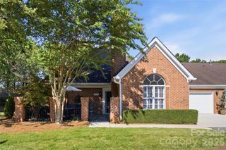 7424 Hurstbourne Green Drive, Charlotte, NC 28277