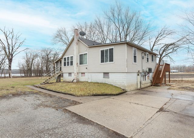 25199 182nd Street, Pleasant Valley, IA 52767