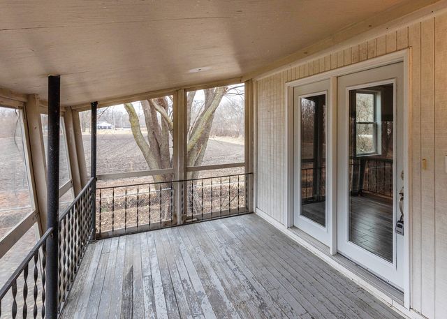 25199 182nd Street, Pleasant Valley, IA 52767