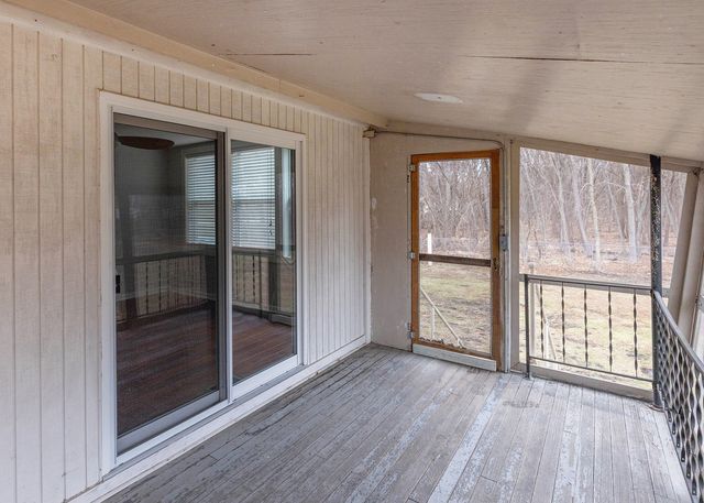 25199 182nd Street, Pleasant Valley, IA 52767