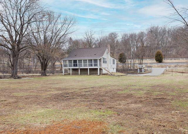 25199 182nd Street, Pleasant Valley, IA 52767