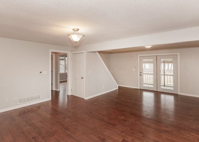 25199 182nd Street, Pleasant Valley, IA 52767