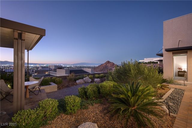 2180 Skyline Heights Lane, Henderson, NV 89052