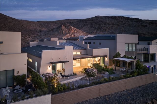 2180 Skyline Heights Lane, Henderson, NV 89052