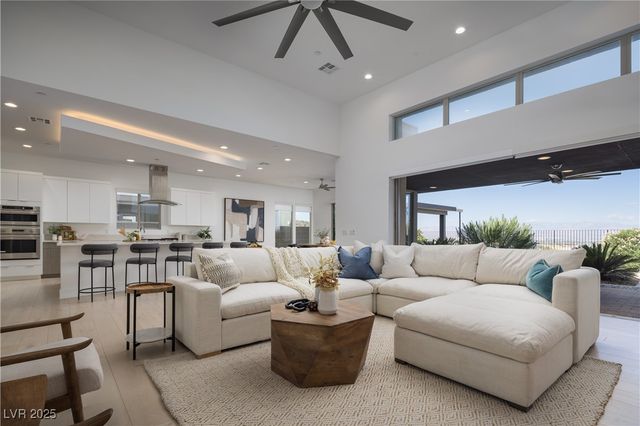 2180 Skyline Heights Lane, Henderson, NV 89052