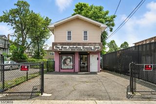 521 E 18th St, Paterson City, NJ 07514