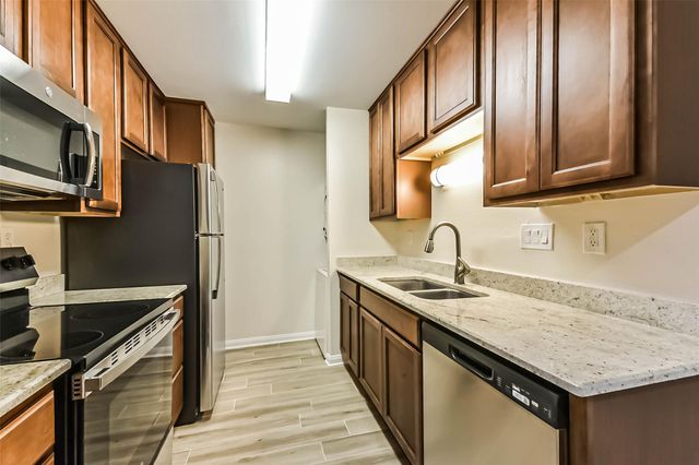 1860 White Oak Drive 245, Houston, TX 77009