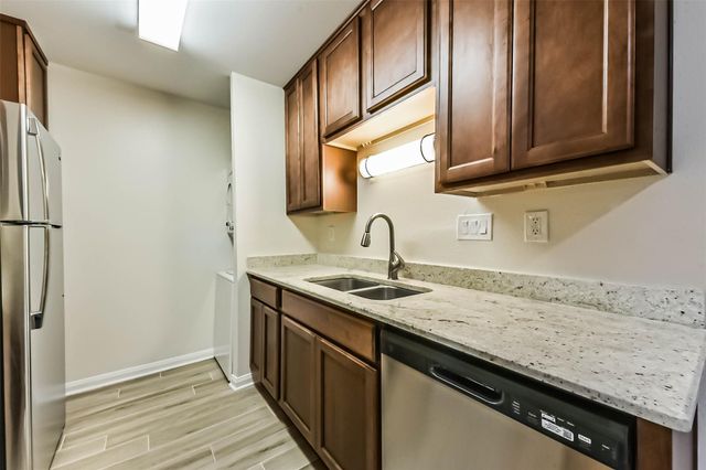1860 White Oak Drive 245, Houston, TX 77009