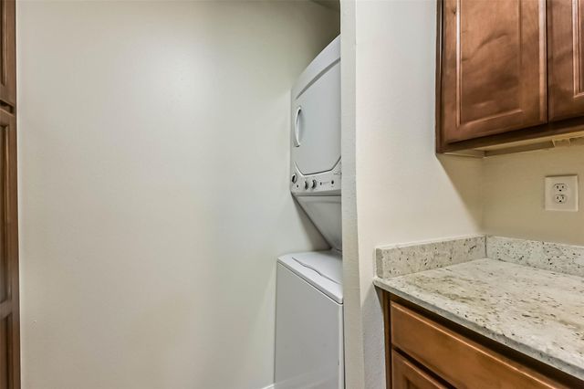 1860 White Oak Drive 245, Houston, TX 77009