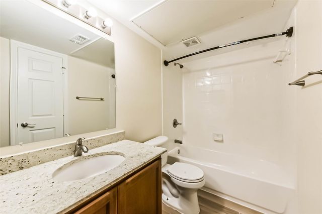 1860 White Oak Drive 245, Houston, TX 77009