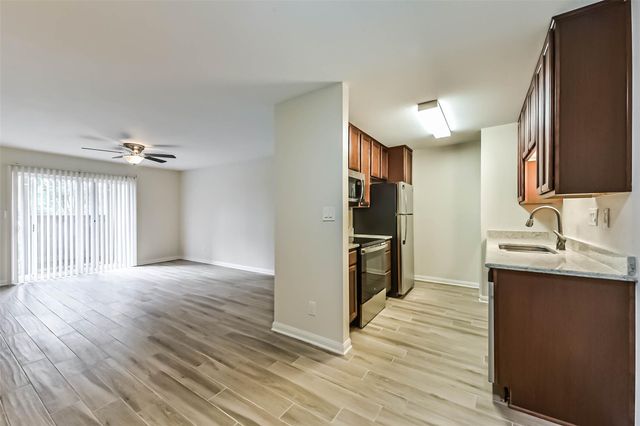 1860 White Oak Drive 245, Houston, TX 77009