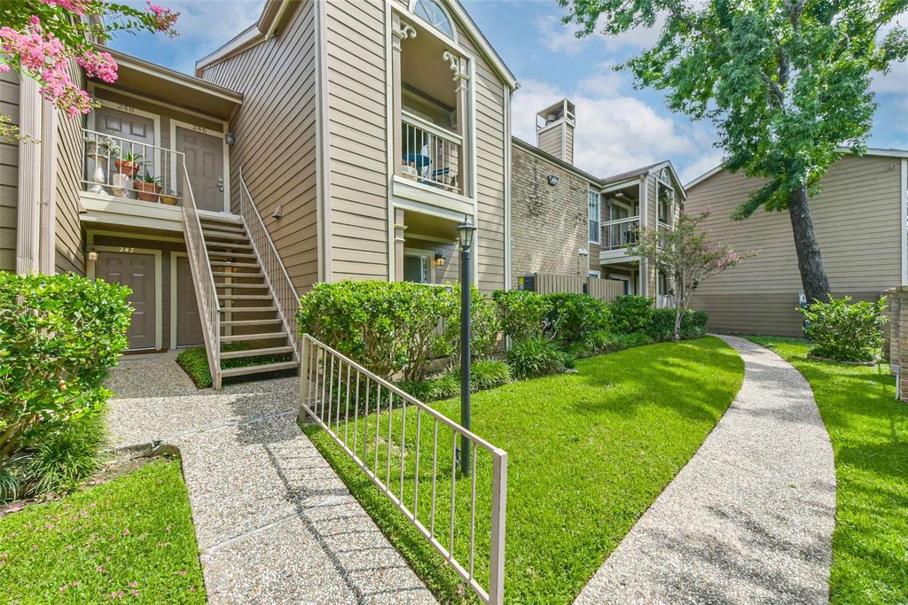 1860 White Oak Drive 245, Houston, TX 77009