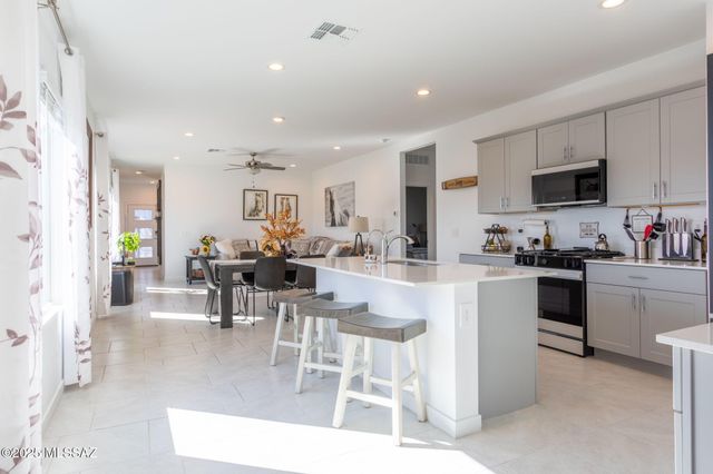 12871 E Joffroy Drive, Vail, AZ 85641