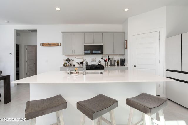 12871 E Joffroy Drive, Vail, AZ 85641