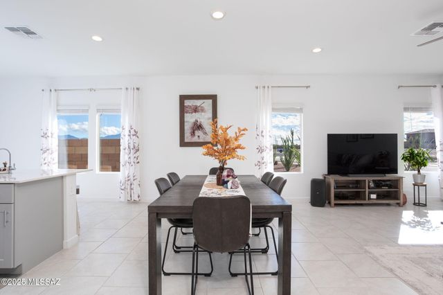 12871 E Joffroy Drive, Vail, AZ 85641