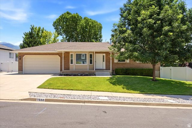 1466 OAKRIDGE DR, Layton, UT 84040
