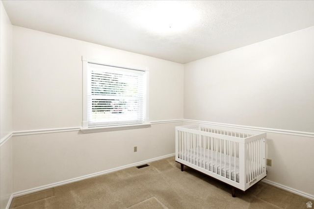 1466 OAKRIDGE DR, Layton, UT 84040