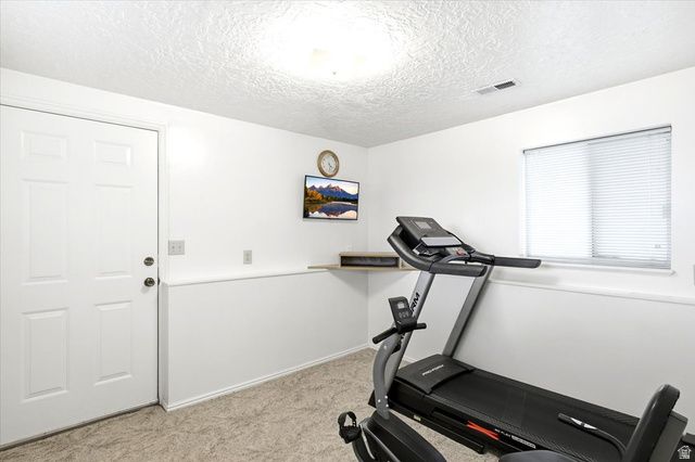 1466 OAKRIDGE DR, Layton, UT 84040