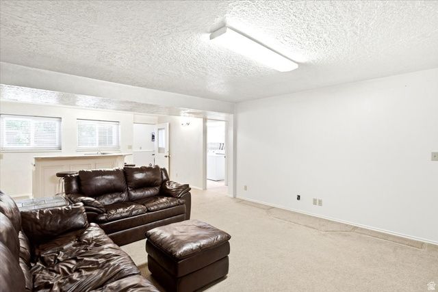1466 OAKRIDGE DR, Layton, UT 84040