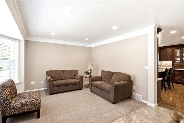 1466 OAKRIDGE DR, Layton, UT 84040