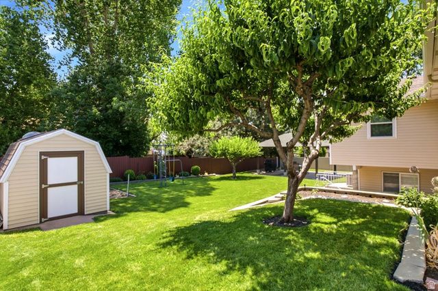 1466 OAKRIDGE DR, Layton, UT 84040