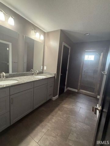 53388 Wallace Lane, South Bend, IN 46635