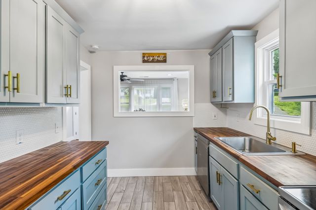 300 Finley Dr, Nashville, TN 37217