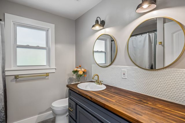 300 Finley Dr, Nashville, TN 37217